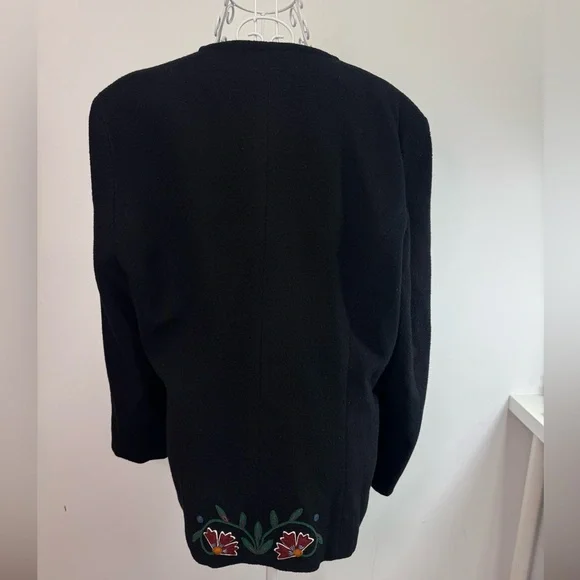 Vintage Floral and Vine Embroidery Black Button Up Jacket, Large. - Picture 2 of 5